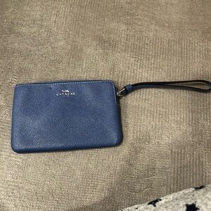 Coach‎ Blue Pebble Leather Clutch/Wristlet 4x3
